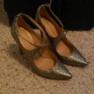 Stunning strapped gold heels